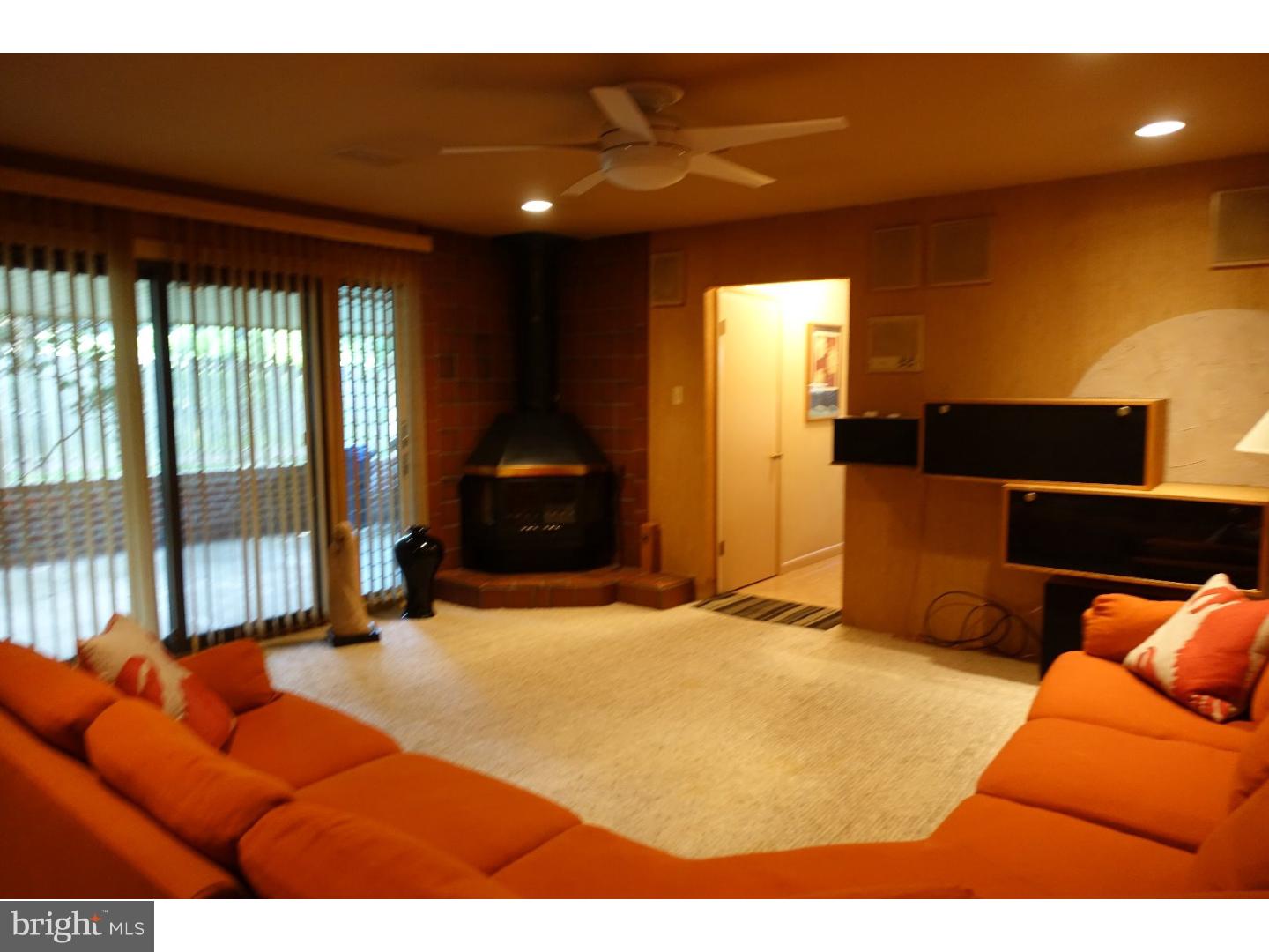 652 Moredon Road Huntingdon Valley, PA 19006 - Photo 8 of 15
