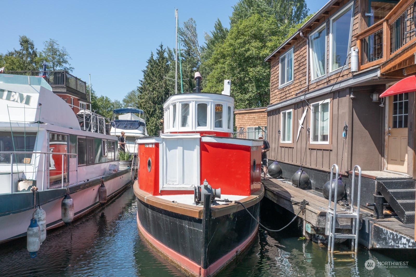 2143 North Northlake Way, Unit 34 Seattle, WA 98103 - Photo 26 of 26 a view of a chairs and table in the balcony