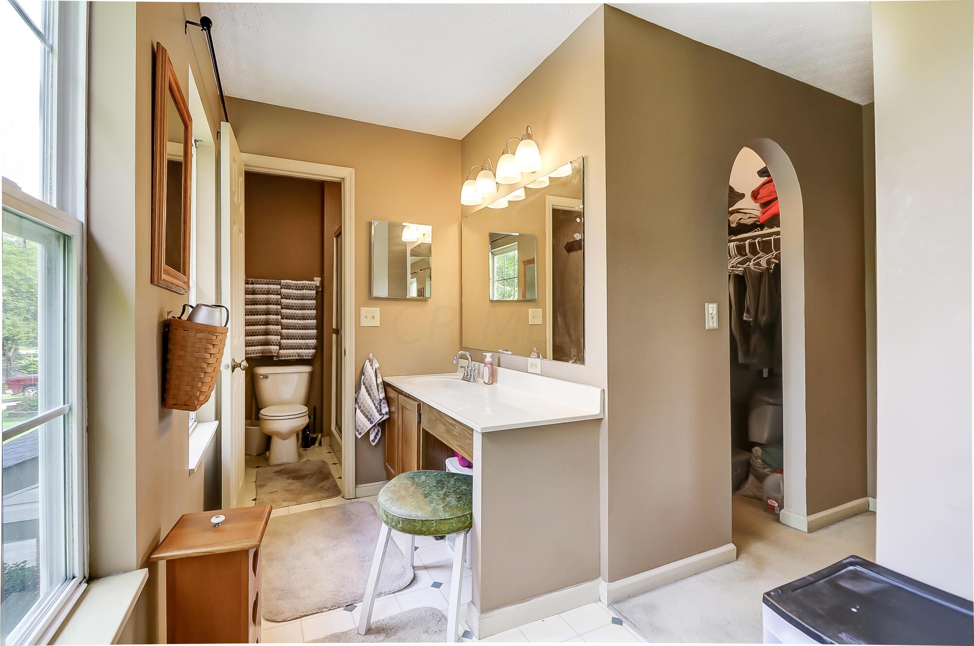 110 Kettering Bend Delaware, OH 43015 - Photo 17 of 28 Garden Tub, Stand Up Shower, Vanity Seat and Toilet...2 WALK IN CLOSETS!!!
