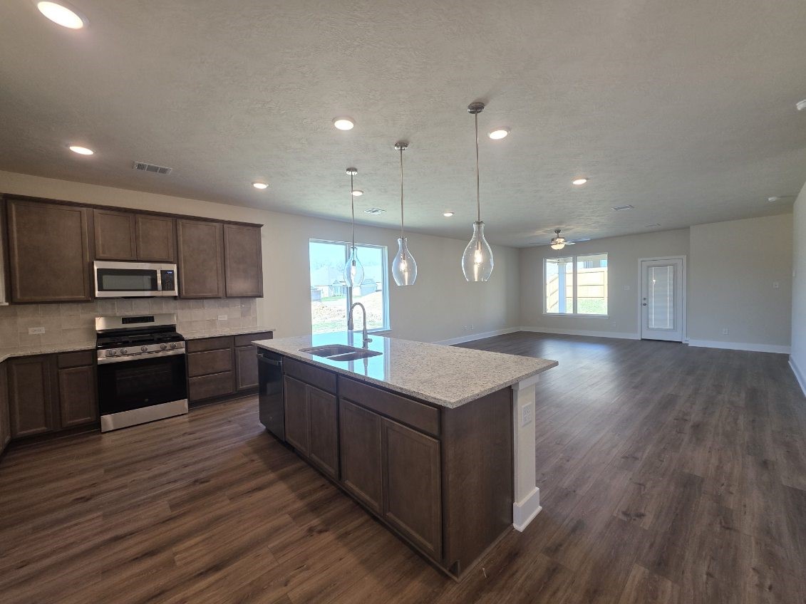 2067 Winepress Road Brenham, TX 77833 - Photo 5 of 18