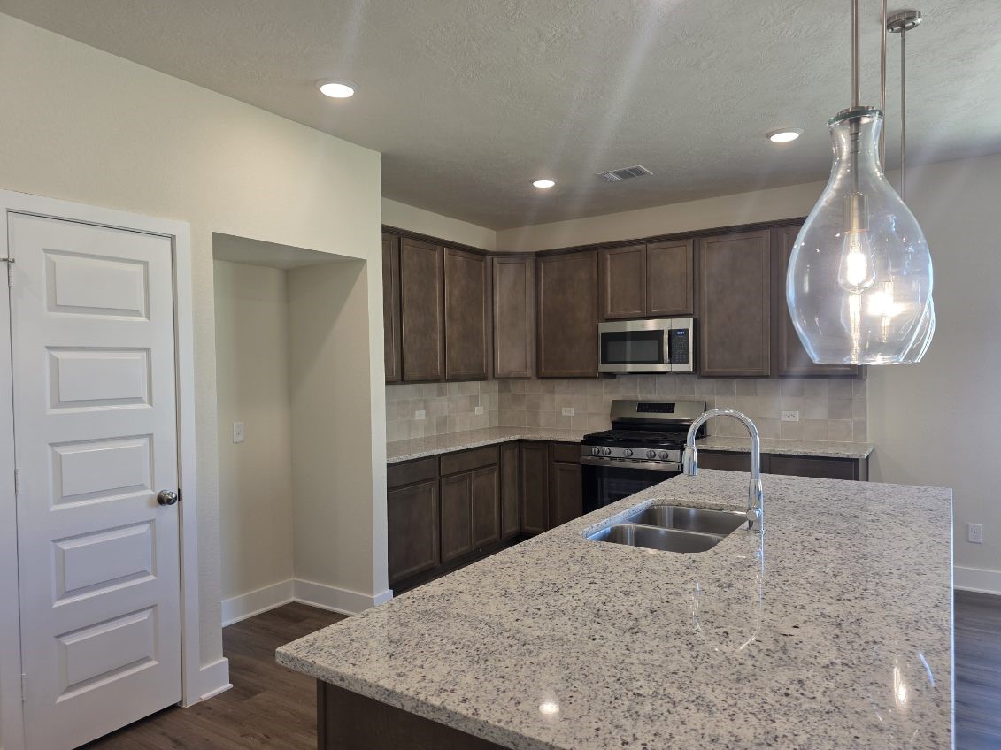 2067 Winepress Road Brenham, TX 77833 - Photo 6 of 18