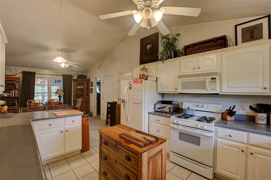 6376 Kitchens Road Decatur, IL 62521 - Photo 10 of 33