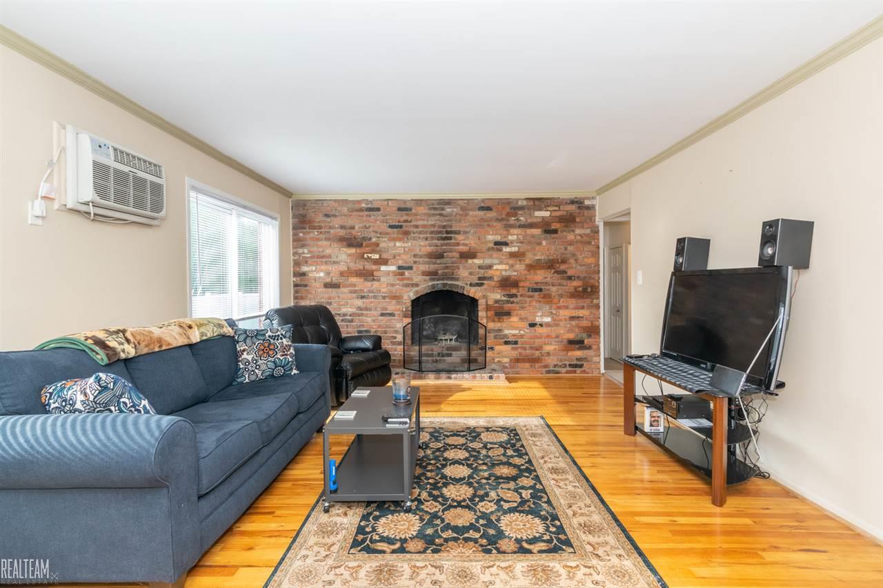 693 West Maple Road Clawson, MI 48017 - Photo 4 of 18