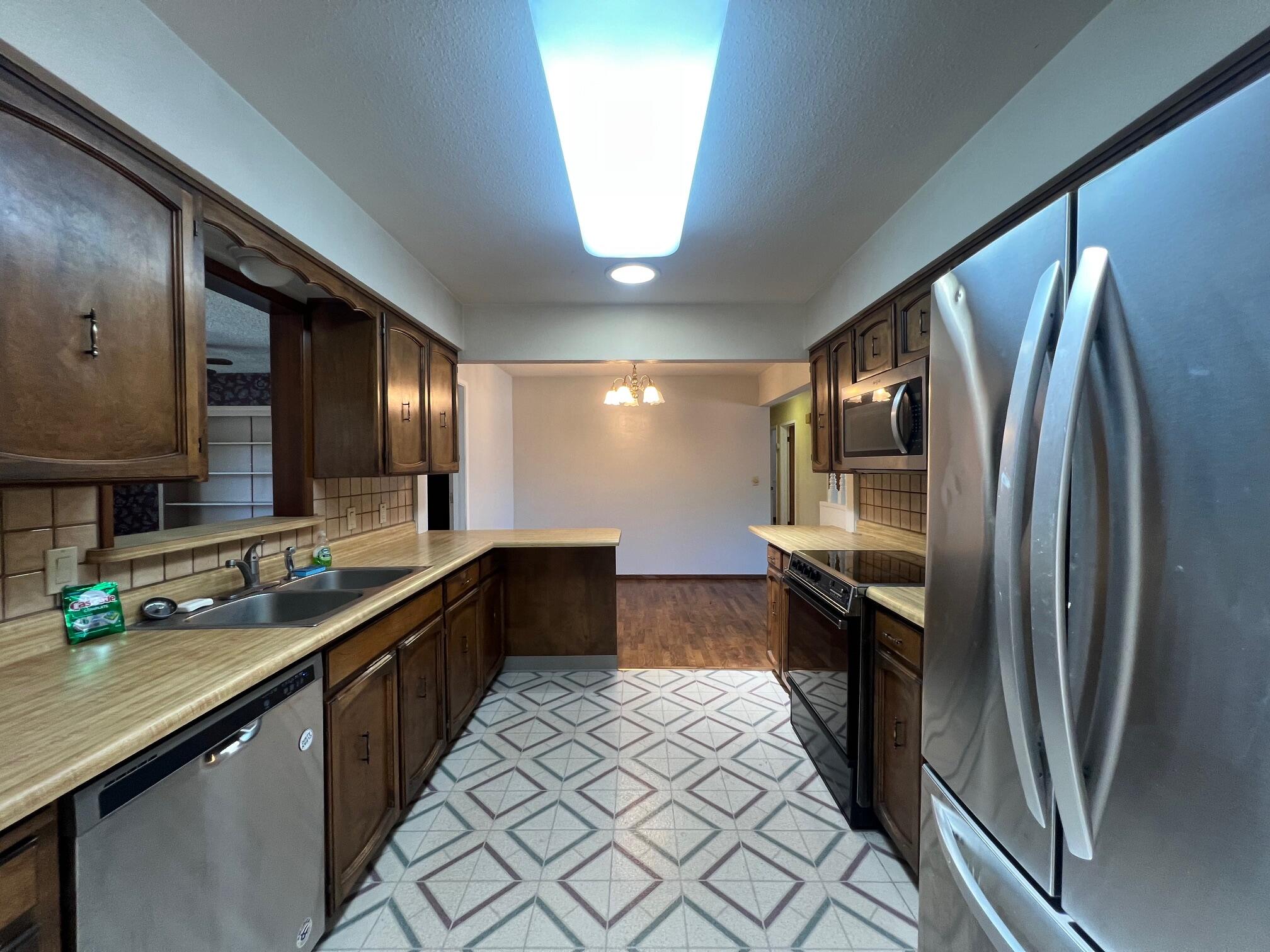 1812 Roberts Kitchen 2