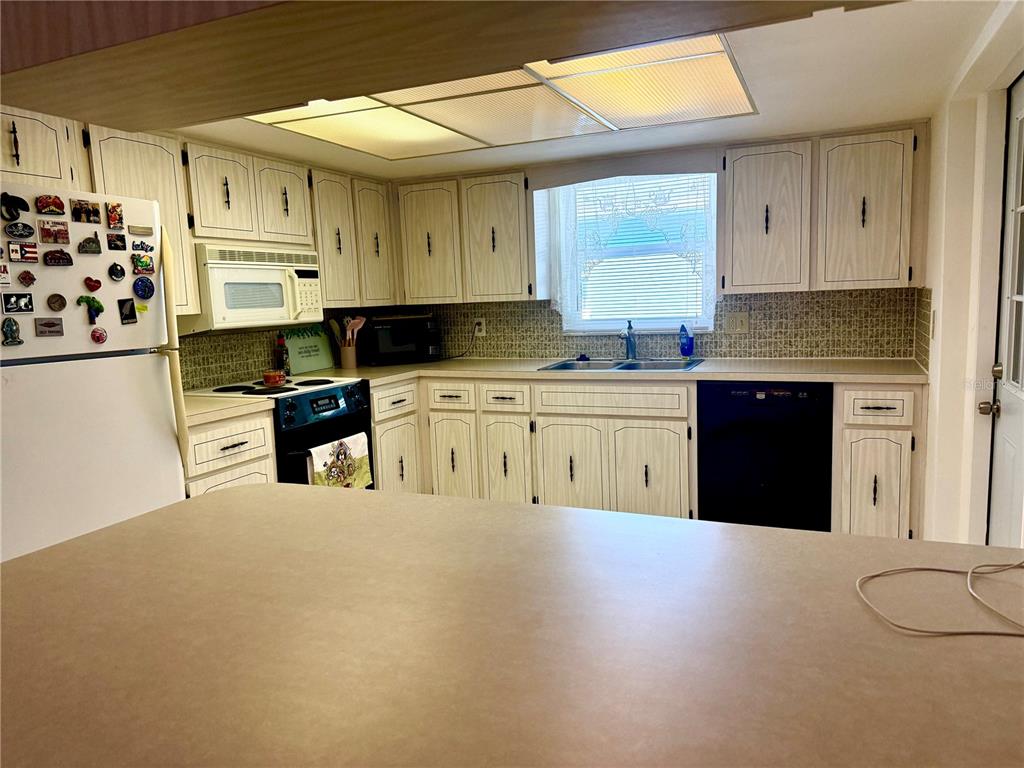 7625 Embassy Boulevard Port Richey, FL 34668 - Photo 13 of 22 Gallery Image 13