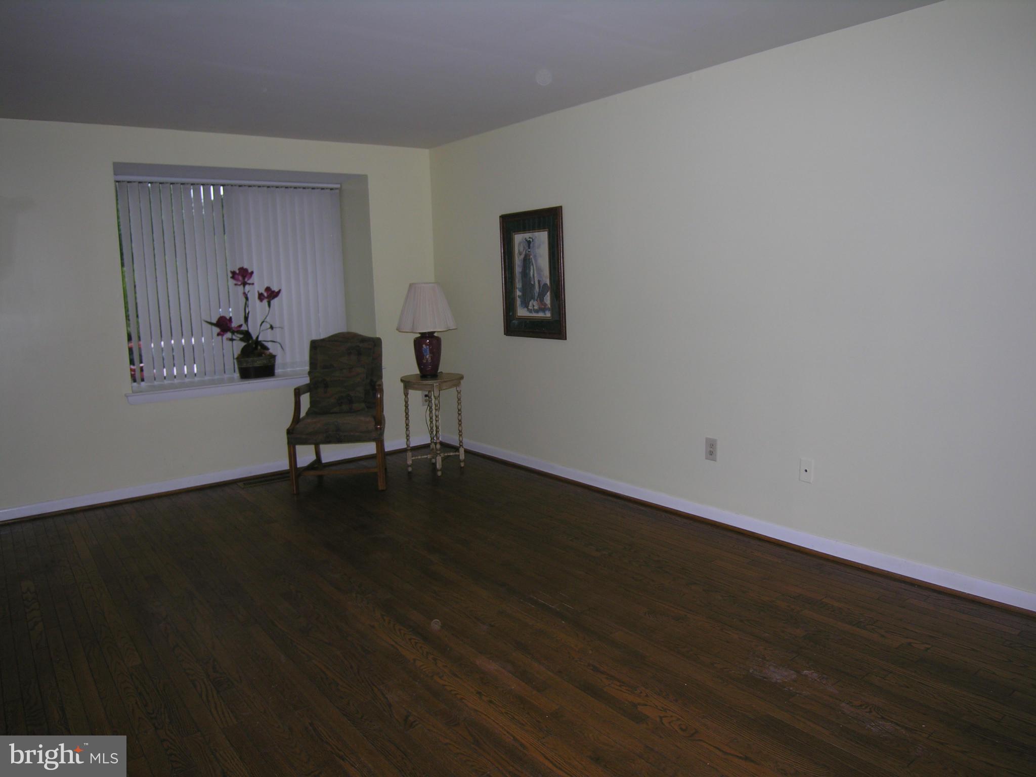 2004 Golf Course Drive Reston, VA 20191 - Photo 5 of 7 Living Room