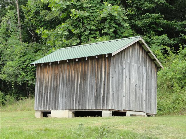 1160 Powdermill Br Road Summertown, TN 38483 - Photo 5 of 20 Small shed to use for storing your smaller garden