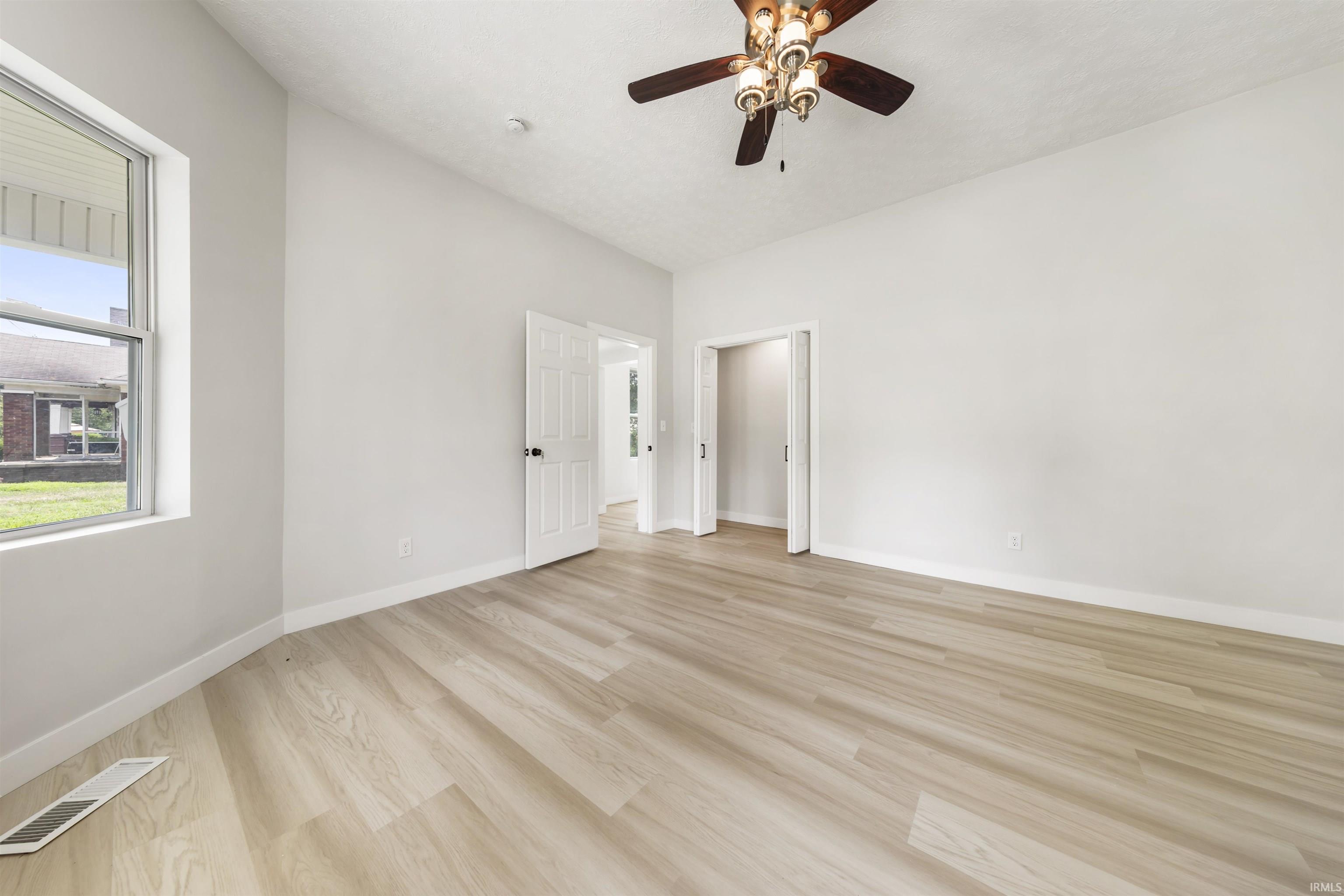 824 East Riverside Drive Evansville, IN 47713 - Photo 5 of 35 Gallery Image 5