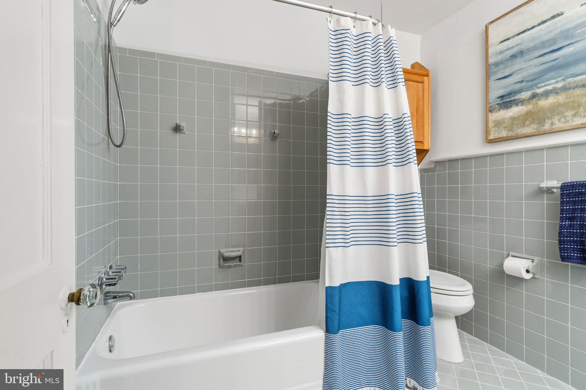 272 Jefferson Avenue Haddonfield, NJ 08033 - Photo 28 of 43 Coastal charm in a serene bathroom.