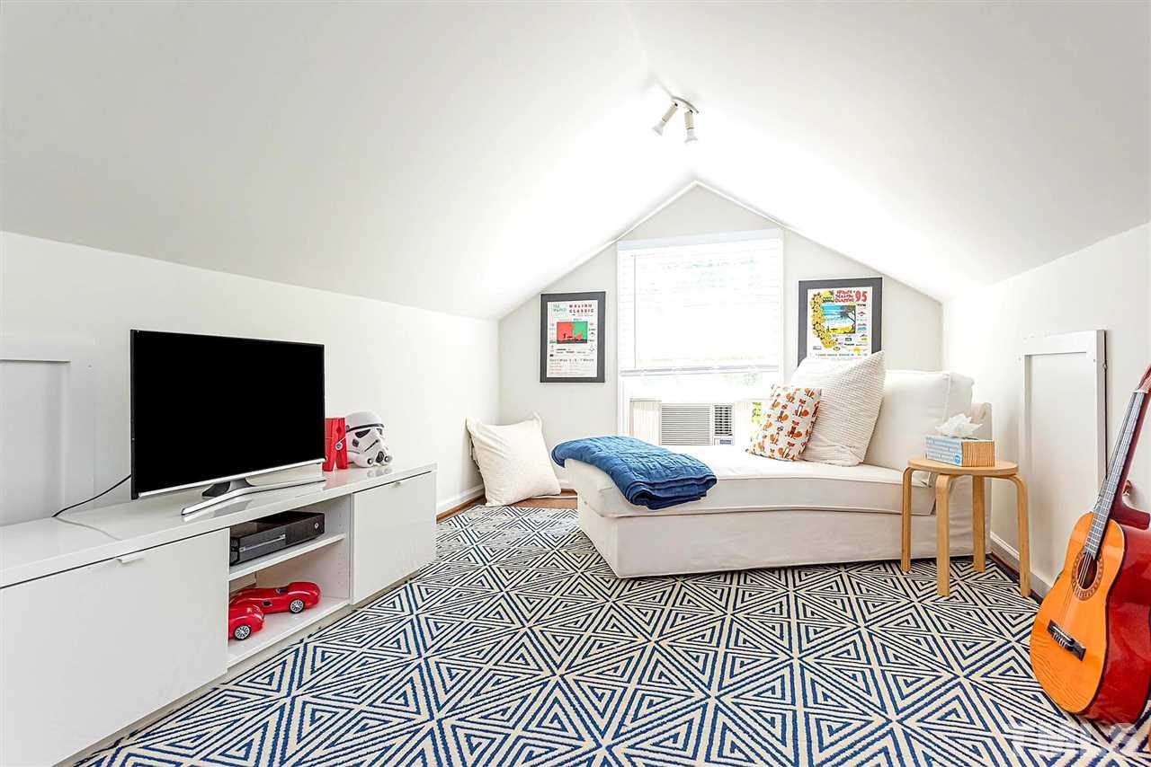 321 Wesley Drive Chapel Hill, NC 27516 - Photo 15 of 29