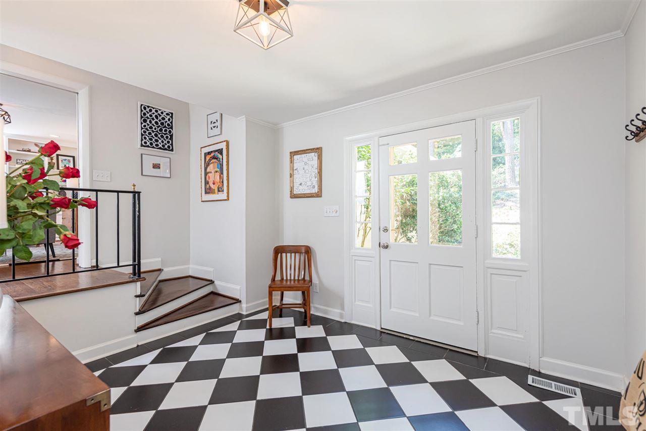 321 Wesley Drive Chapel Hill, NC 27516 - Photo 4 of 29