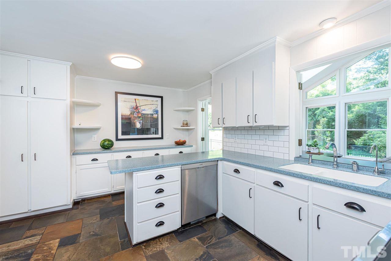 321 Wesley Drive Chapel Hill, NC 27516 - Photo 10 of 29