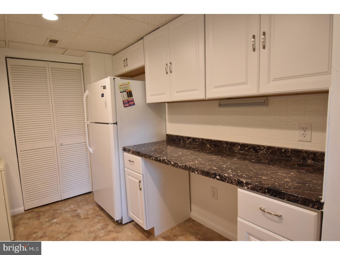 2900 State Hill Road, Unit I2 Wyomissing, PA 19610 - Photo 4 of 17 Kitchen