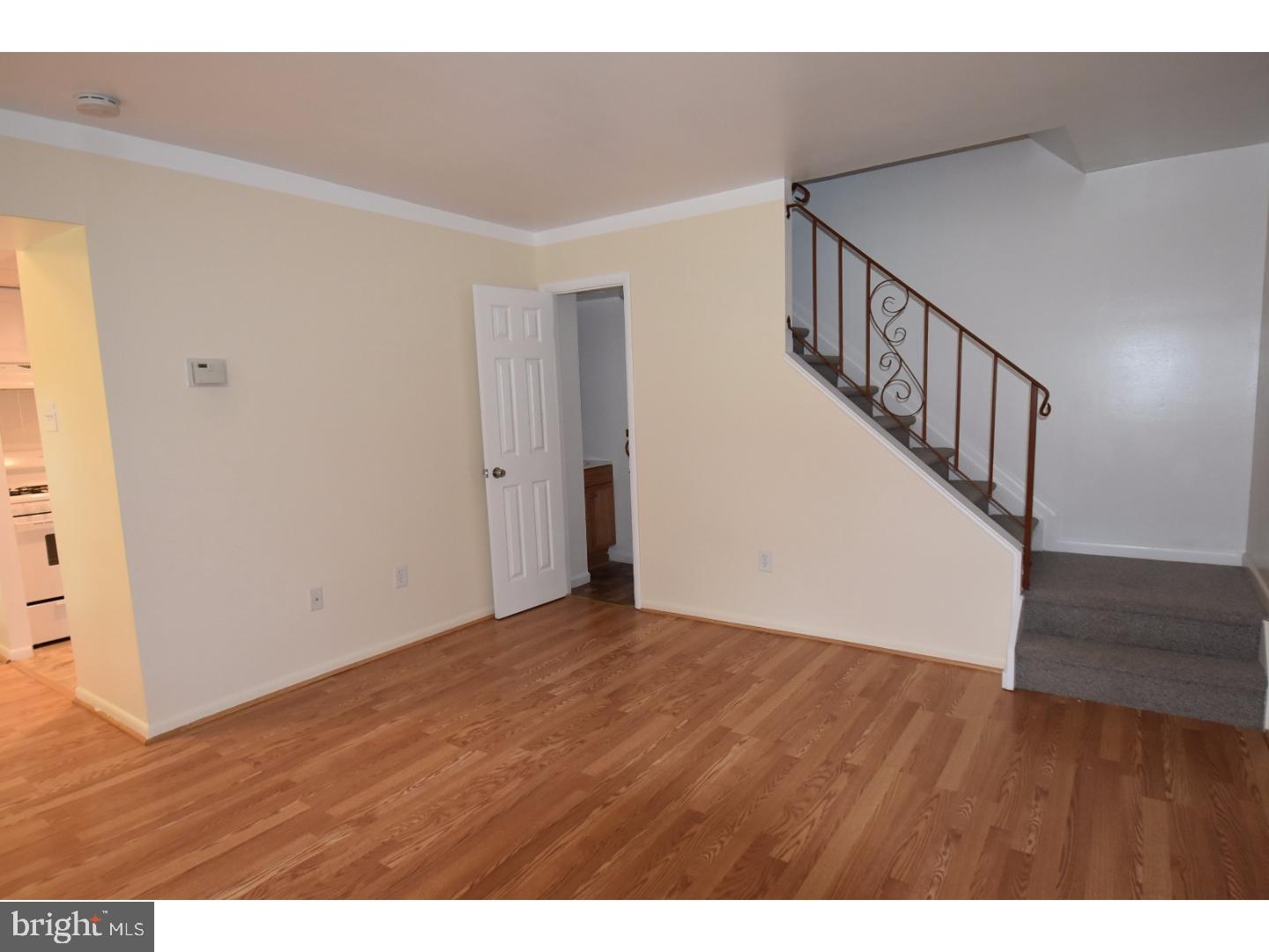 2900 State Hill Road, Unit I2 Wyomissing, PA 19610 - Photo 7 of 17 Living Room