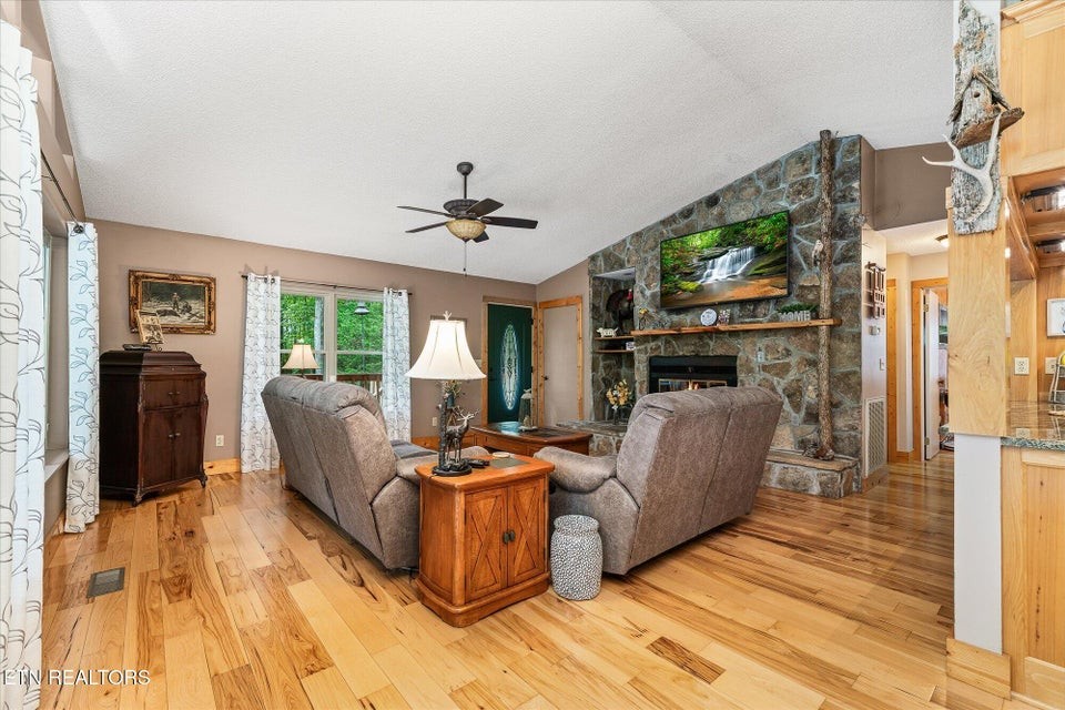 715 White Oak Road Monterey, TN 38574 - Photo 11 of 47 Gallery Image 11