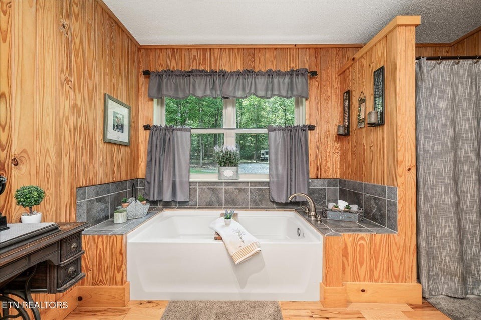 715 White Oak Road Monterey, TN 38574 - Photo 18 of 47 Gallery Image 18