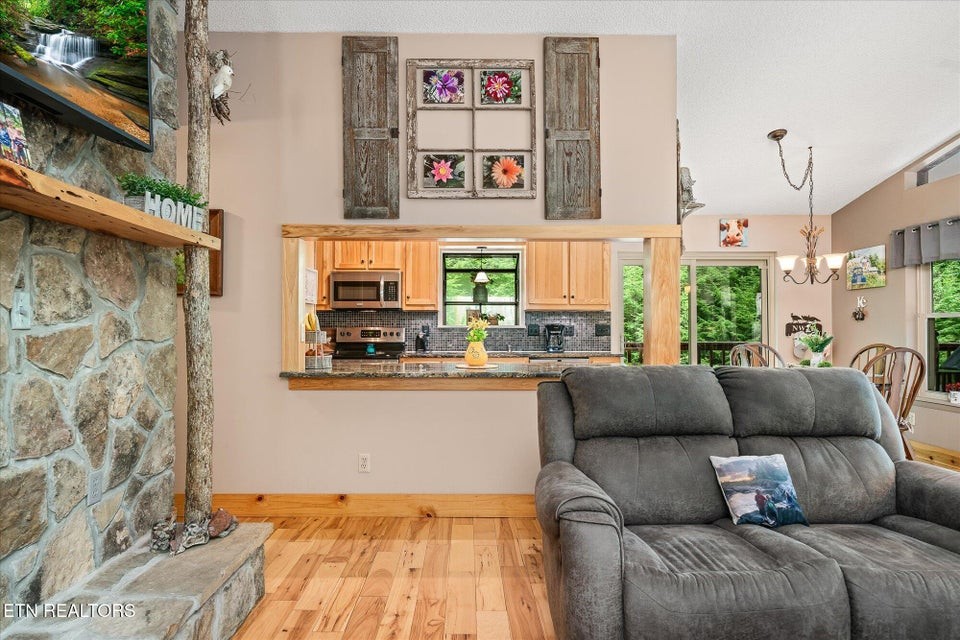 715 White Oak Road Monterey, TN 38574 - Photo 5 of 47 Gallery Image 5