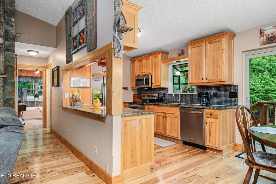 715 White Oak Road Monterey, TN 38574 - Photo 6 of 47 Gallery Image 6
