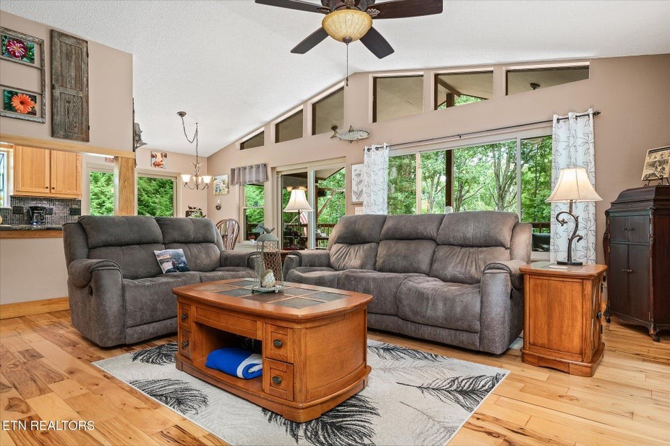 715 White Oak Road Monterey, TN 38574 - Photo 10 of 47 Gallery Image 10