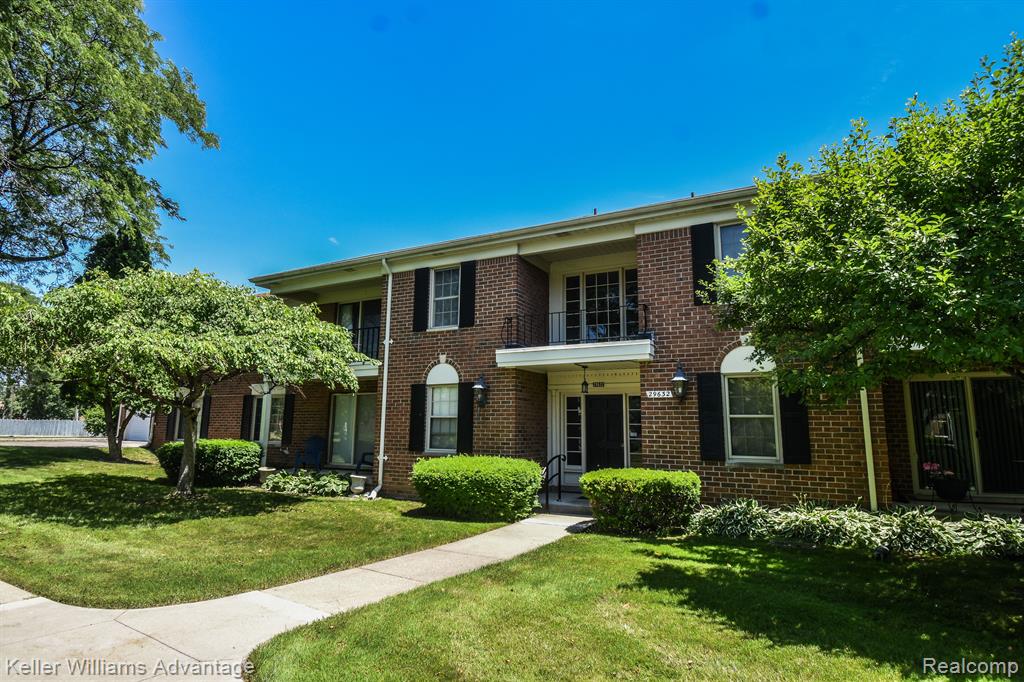 29632 Middlebelt Road, Unit 2704 Farmington Hills, MI 48334 - Photo 1 of 19