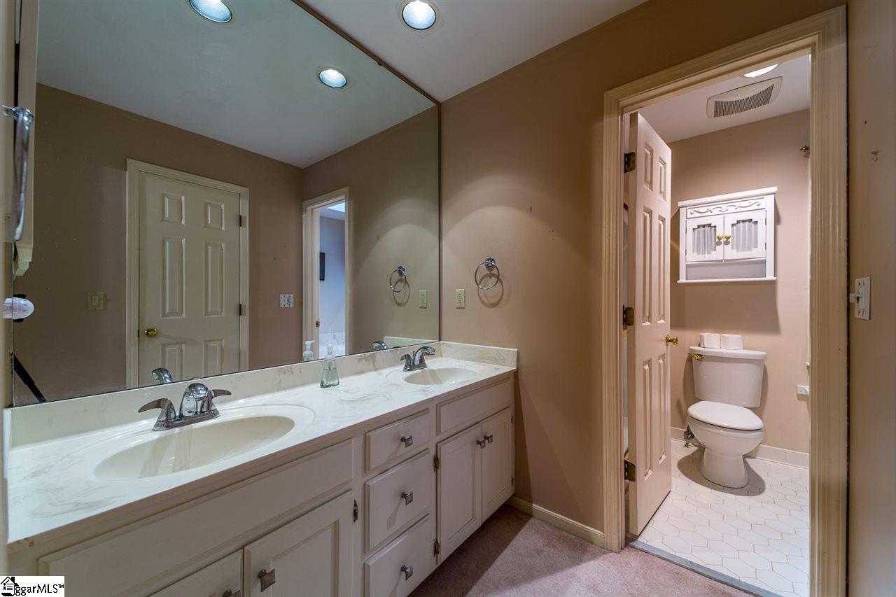 121 Crosswinds Street Greer, SC 29650 - Photo 31 of 36 Gallery Image 31