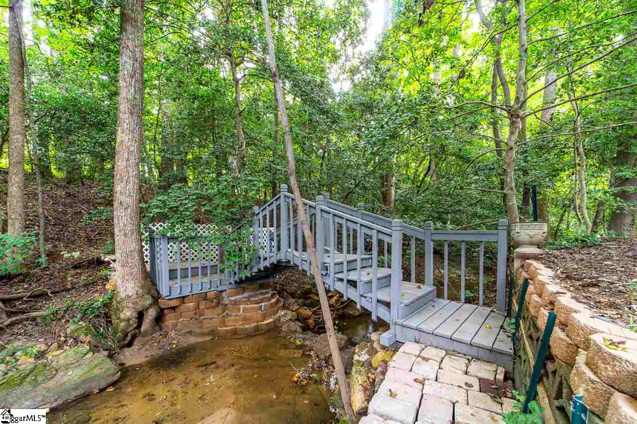 121 Crosswinds Street Greer, SC 29650 - Photo 7 of 36 Gallery Image 7