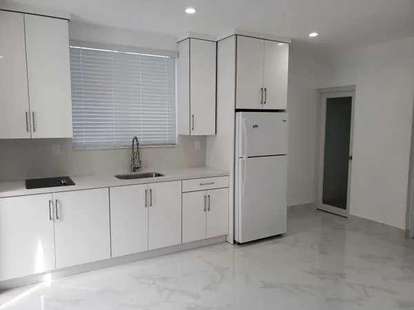 $2,000 | 169 Corrine Place, Key Largo, FL 33037