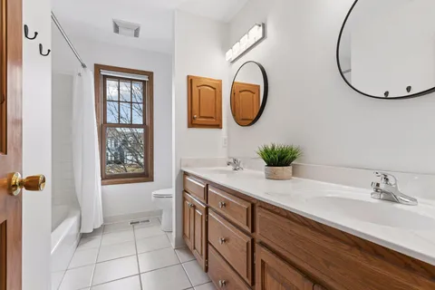 $940,000 | 7801 West 95th Street, Bloomington, MN 55438