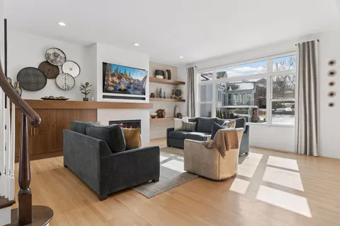 $940,000 | 7801 West 95th Street, Bloomington, MN 55438