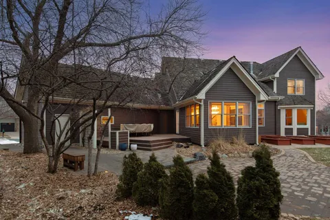 $940,000 | 7801 West 95th Street, Bloomington, MN 55438
