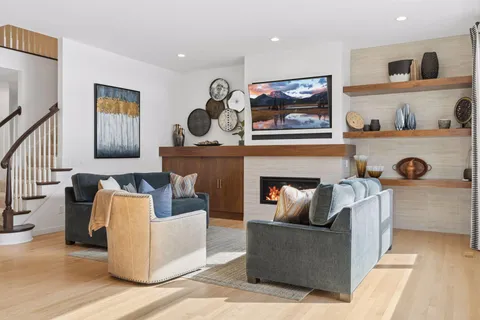 $940,000 | 7801 West 95th Street, Bloomington, MN 55438