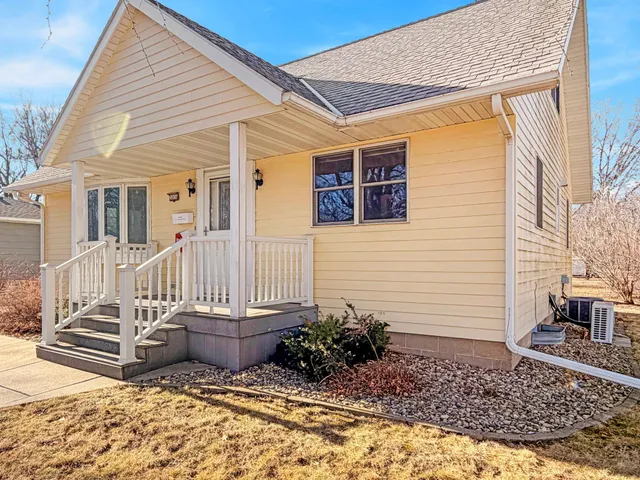 $215,000 | 3036 Queen Avenue, Slayton, MN 56172