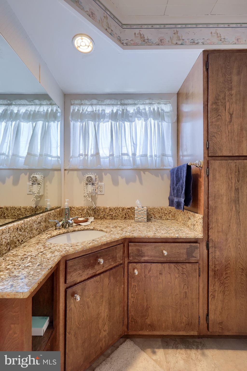 16 East Market Street Lititz, PA 17543 - Photo 28 of 39