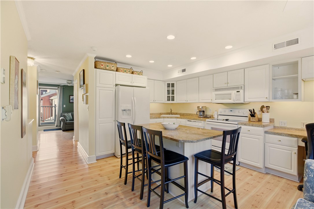 216 Goddard Row Newport, RI 02840 - Photo 9 of 29