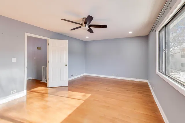 $335,000 | 637 Bridgeview Point, Schaumburg, IL 60194