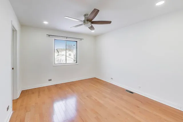 $335,000 | 637 Bridgeview Point, Schaumburg, IL 60194