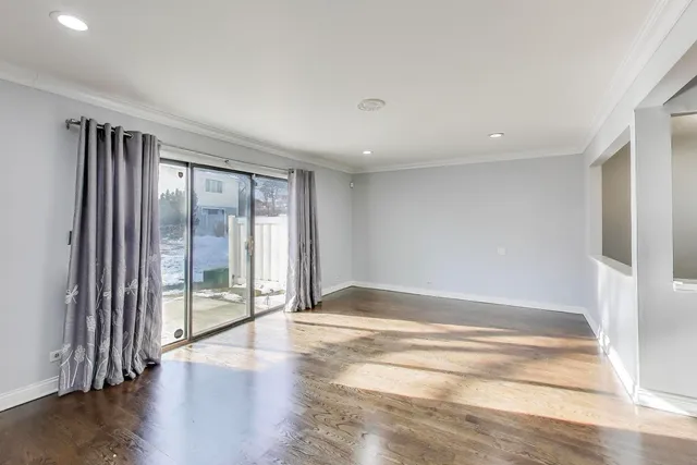 $335,000 | 637 Bridgeview Point, Schaumburg, IL 60194