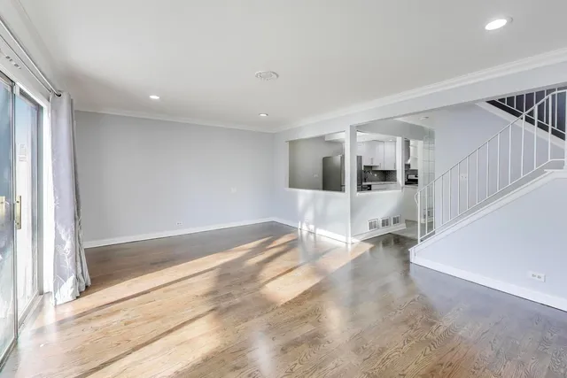 $335,000 | 637 Bridgeview Point, Schaumburg, IL 60194