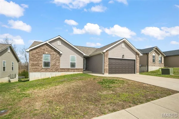 $329,000 | 2124 Providence Park Lane, Herculaneum, MO 63048