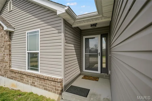 $329,000 | 2124 Providence Park Lane, Herculaneum, MO 63048