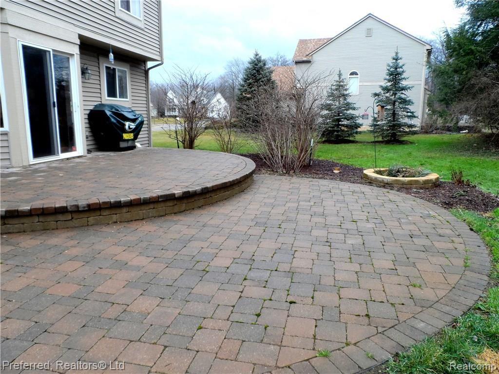 1289 Woodland Springs Drive Howell, MI 48843 - Photo 35 of 39 SAM_2588.JPG