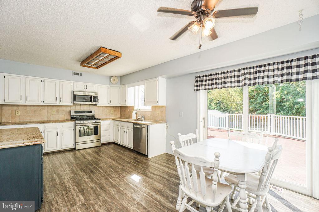464 Colonial Road Bellmawr, NJ 08031 - Photo 15 of 43