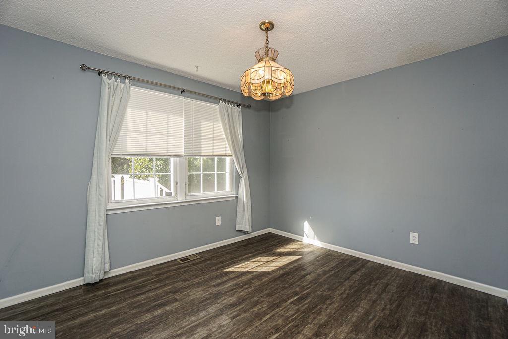 464 Colonial Road Bellmawr, NJ 08031 - Photo 7 of 43