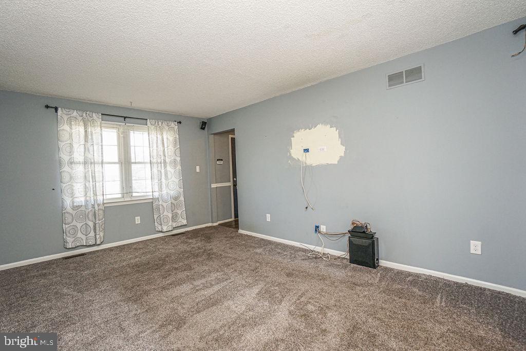 464 Colonial Road Bellmawr, NJ 08031 - Photo 9 of 43