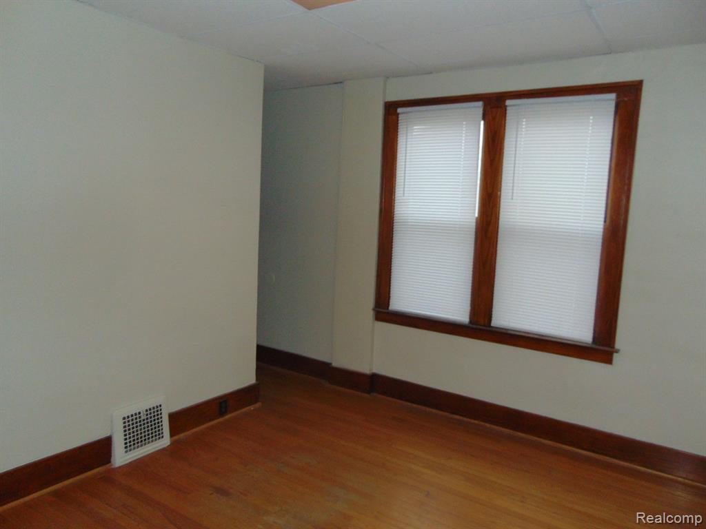15350 East 10 Mile Road, Unit 1 Eastpointe, MI 48021 - Photo 7 of 17