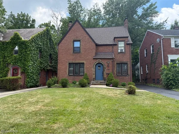 $314,900 | 3750 Washington Boulevard, University Heights, OH 44118