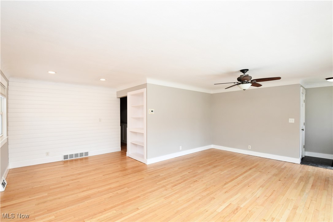 6372 Ashdale Road Cleveland, OH 44124 - Photo 4 of 23 Gallery Image 4