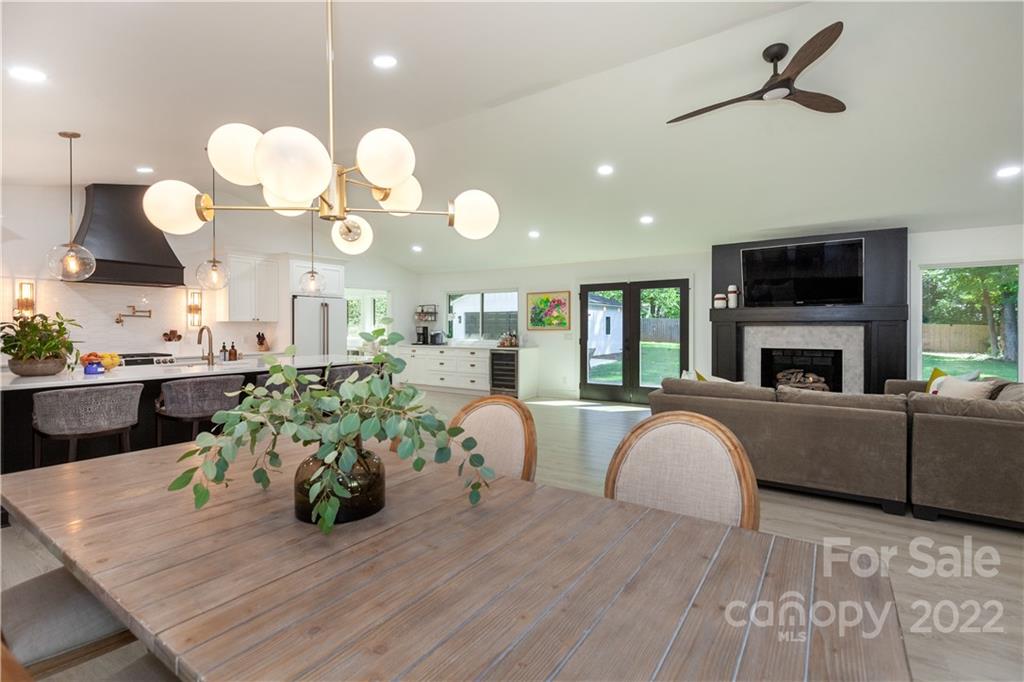 621 Wingrave Drive Charlotte, NC 28270 - Photo 9 of 48 a large kitchen with a table and chairs