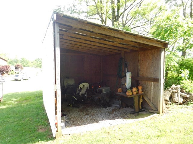 286 Fox Fire Road Max Meadows, VA 24360 - Photo 22 of 38 Gallery Image 22