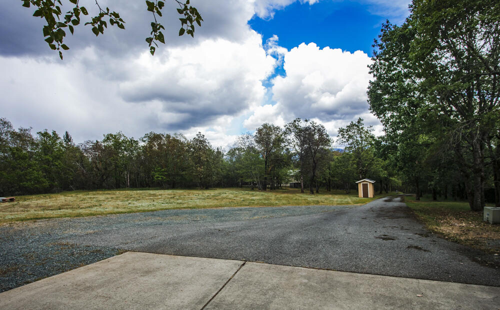 4902 Upper River Road Grants Pass, OR 97526 - Photo 52 of 55 Over 2 1/2 acre